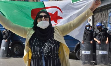 الحبس المؤقت في الجزائر لـ24 شخصاً أوقفوا لمشاركتهم في تظاهرة للحراك