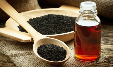 فوائد حبة البركة مع العسل