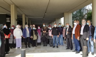 اعتصام للعاملين في الجامعة اللبنانية اعتراضا على قرار مجلس العمداء بالعودة الى دوام العمل الكامل
