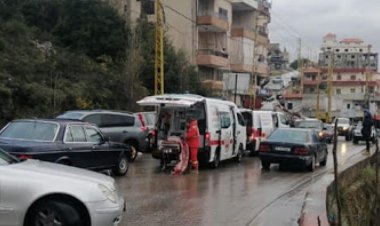 4 جرحى بينهم طفلان في حادث سير في بخعون