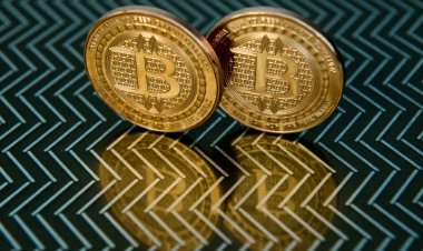 بتكوين يبلغ مستوى قياسيا يفوق 62 ألف دولار