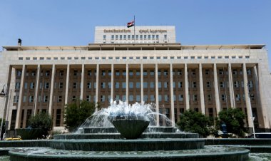 المصرف المركزي السوري يرفع سعر صرف الليرة مقابل الدولار