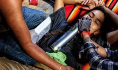 في بورما سكان رانغون يبحثون عن الأكسيجين في الشوارع من أجل المصابين بكوفيد