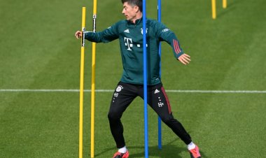 ليفاندوفسكي يعود لتدريبات البايرن بسلوك "غريب"