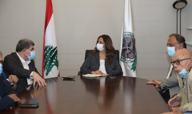 عكر بحثت مع اتحادات نقابات قطاع النقل البري حول خطة النقل وموضوع الدعم