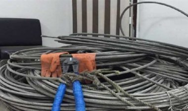 توقيف 4 أشخاص حاولوا سرقة أسلاك كهربائية على أوتوستراد شكا