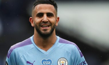 مانشستر سيتي يمدد عقد محرز حتى 2025