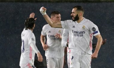 بطولة إسبانيا: بنزيمة يمدد عقده مع ريال مدريد لعام إضافي حتى 2023