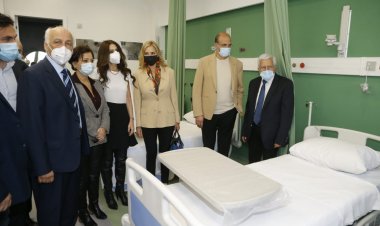 حسن تسلم من سفيرة سويسرا قسم طب الأطفال في مستشفى الكرنتينا