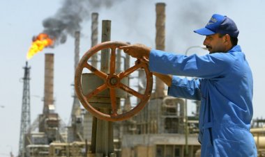 تراجع أسعار النفط بنسبة 5% مع مخاوف على الطلب بسبب أوميكرون