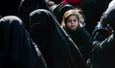 الإدارة الذاتية الكردية تسلّم أوزبكستان نحو مئة امرأة وطفل من عائلات الجهاديين