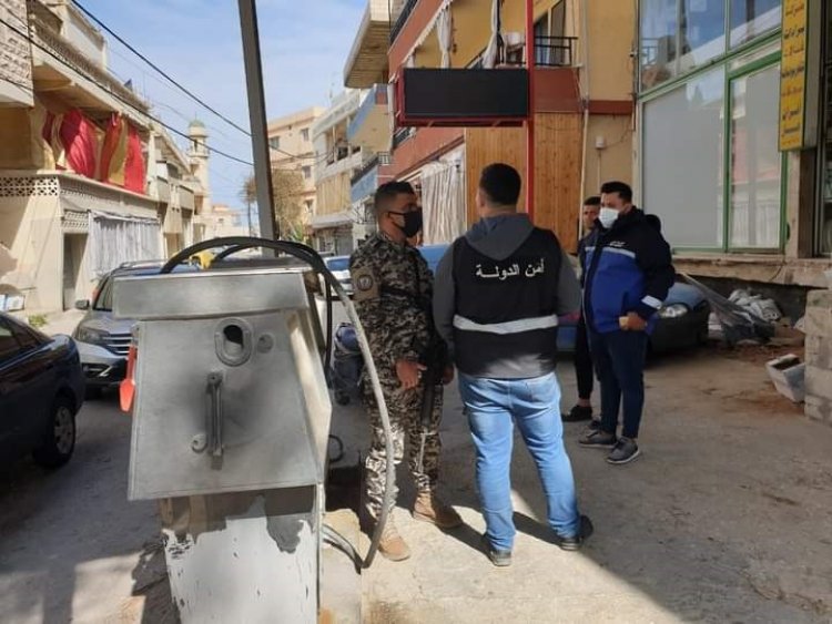 جولة لحماية المستهلك بمؤازرة امنية في السوبرماركت ومحطات المحروقات في بلدة انصارية