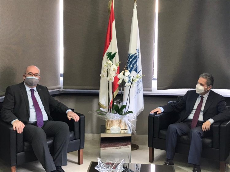 القائم بالأعمال البريطاني  بعد لقائه وزني: أكرّر موقف المملكة المتحدة الداعم للتدقيق الجنائي
