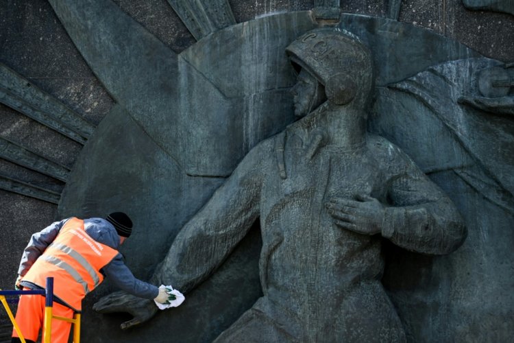 الروس يحتفلون بمرور 60 عاما على رحلة يوري غاغارين إلى الفضاء