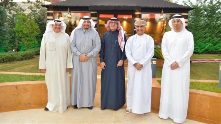 مشاركة لافتة في إفطار أقامه السفير البخاري