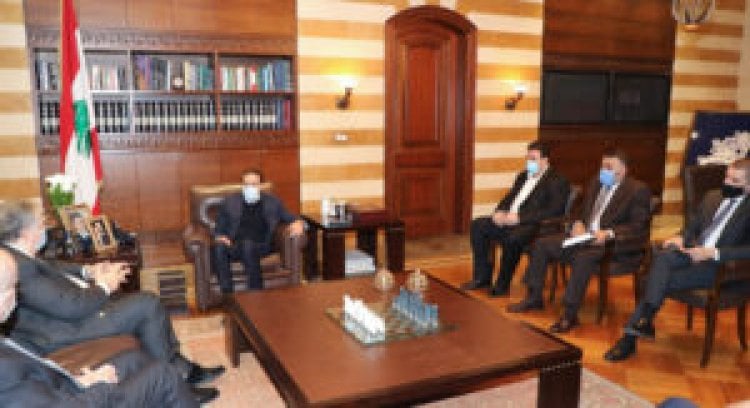 "الحريريّون" يلتزمون بموقف بيت الوسط.. لا اتفاقات من فوق الطاولة ولا تحتها