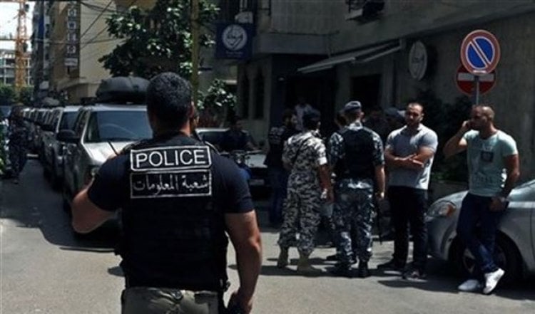 توقيف 5 أشخاص في شكا بحوزتهم كمية من الحشيشة وخناجر
