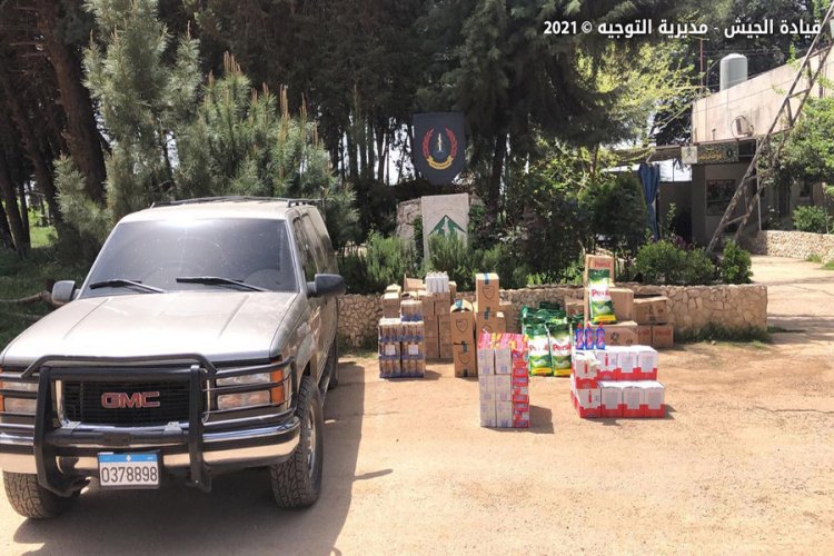 توقيف مواطن وضبط مواد غذائية ومواد تنظيف معدّه للتهريب