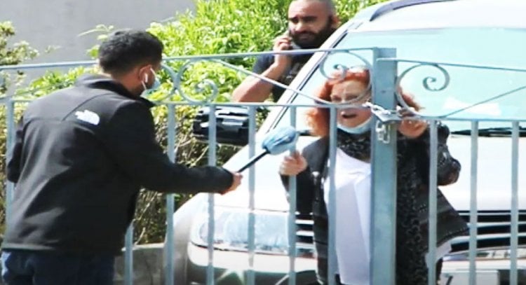 غادة عون تتوجه الى مكاتب شركة مكتف من جديد: "ما خلوني فوت لأن الداتا بتفضحن"