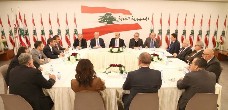 تكتل الجمهورية القوية أعلن توقيع عريضة الاتهام بحق دياب ووزراء