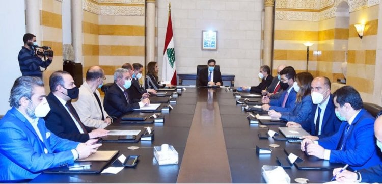 البطاقة التمويلية وبرامج الدعم الاجتماعي على طاولة مجلس الوزراء