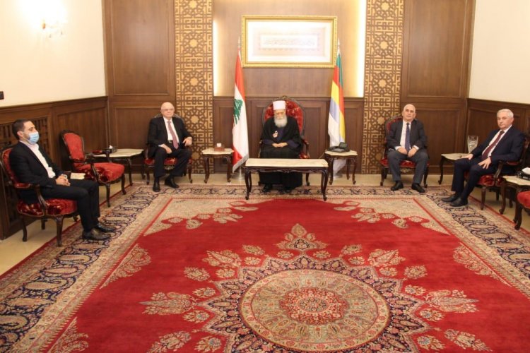 شيخ العقل: ليخرج المسؤولون عن إدارة البلاد من نفق التعطيل