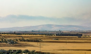 مقتل ثلاثة أشخاص في انفجار مستودع ذخيرة في شمال غرب سوريا