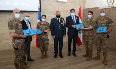 بالصور.. الجيش تسلم عتادا هبة من السلطات الفرنسية