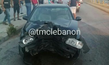 جريحان  باصطدام سيارة بعمود انارة على جسر الكوستا برافا