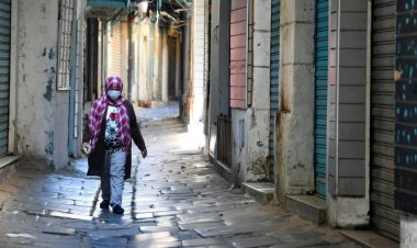 إغلاق شامل في تونس لكبح انتشار كورونا ومواطنون يتذمرون