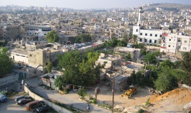 انفجار قنبلة يدوية في عين الحلوة فجرا وتضرر عدد من السيارات