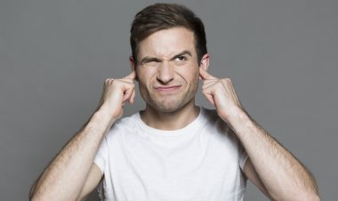 لماذا يكره البعض أصواتهم عند سماعها؟