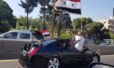 سوريون توجهوا من الهرمل بحافلات وفانات للمشاركة في العملية الانتخابية في سفارة بلادهم