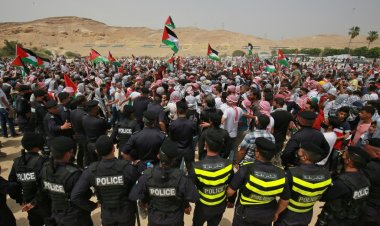 آلاف الأردنيين يتظاهرون مهنئين بـ نصر المقاومة الفلسطينية