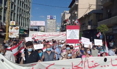 مجموعات من الحراك انطلقت بمسيرة نحو تمثال المغترب