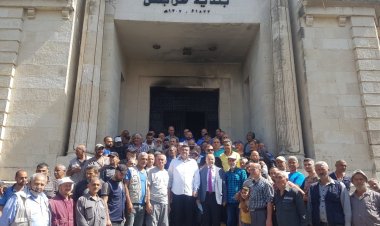 وقفة لعمال بلدية طرابلس تأييدا لدعوة الاتحاد العمالي واحتجاجا على تردي الأوضاع