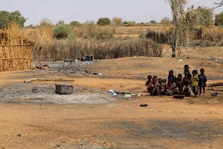 مسؤول سوداني سابق متهم بجرائم حرب في دارفور يفضل المثول أمام الجنائية الدولية