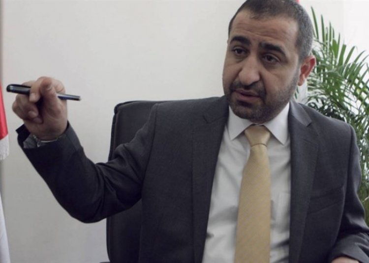 عطا الله: بدلاً من التلويح بالعقوبات كان حرياً بفرنسا أن تضغط على الذين كانت تدع