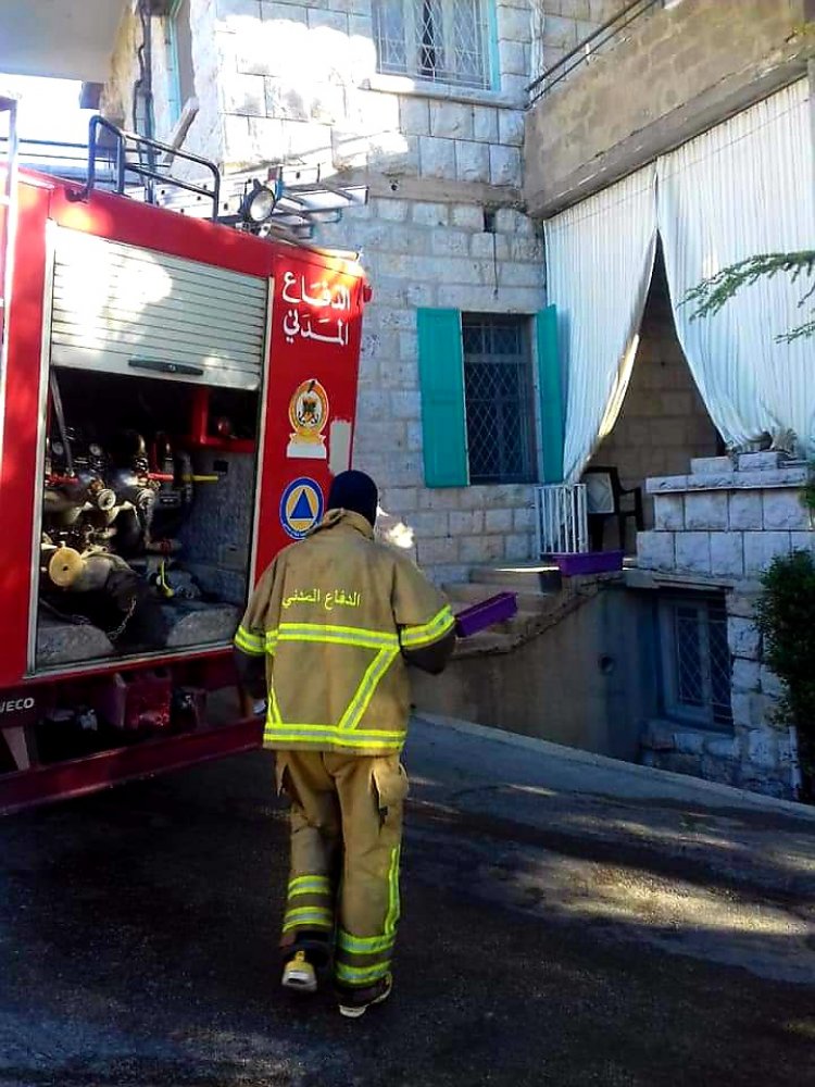 توفي بأزمة قلبية وسيجارة تسببت بحريق في منزله