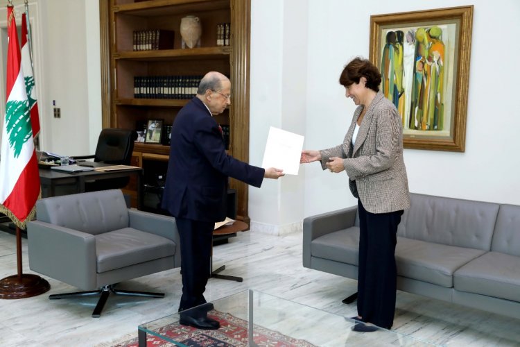 عون لماكرون: مُتمسّكون بمبادرتكم وبالدستور والميثاق