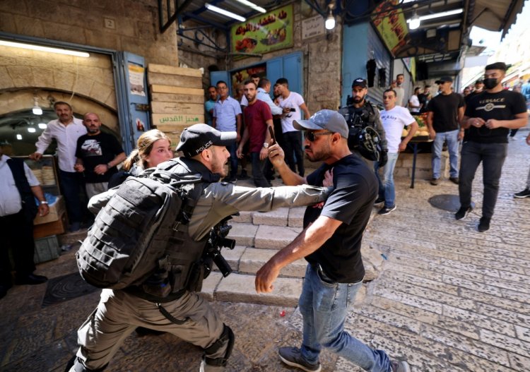 الضفة الغربية أضربت تضامنا مع غزة وأربعة قتلى في مواجهات مع الجيش الإسرائيلي