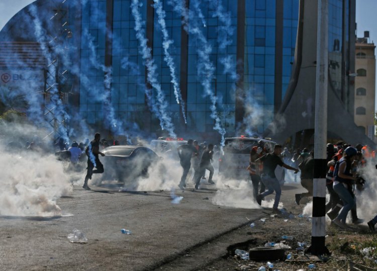المطران حنا: لن نستسلم ولسنا بضاعة مستوردة