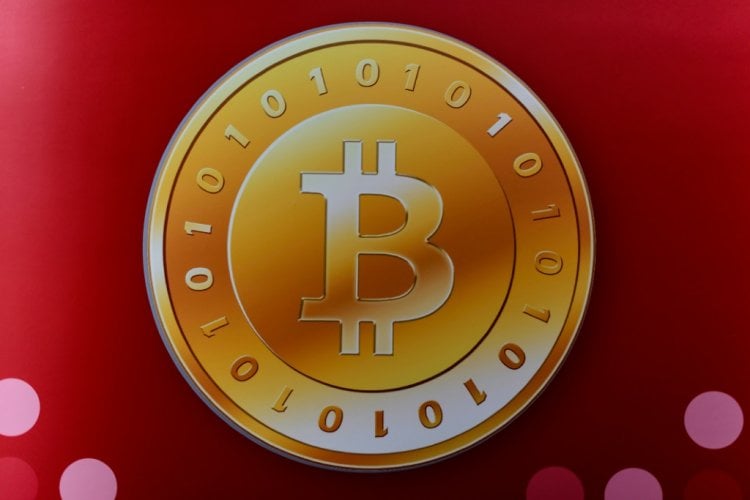 الشرطة البولندية تفكك مشغلا غير قانوني للبتكوين... في مقرها