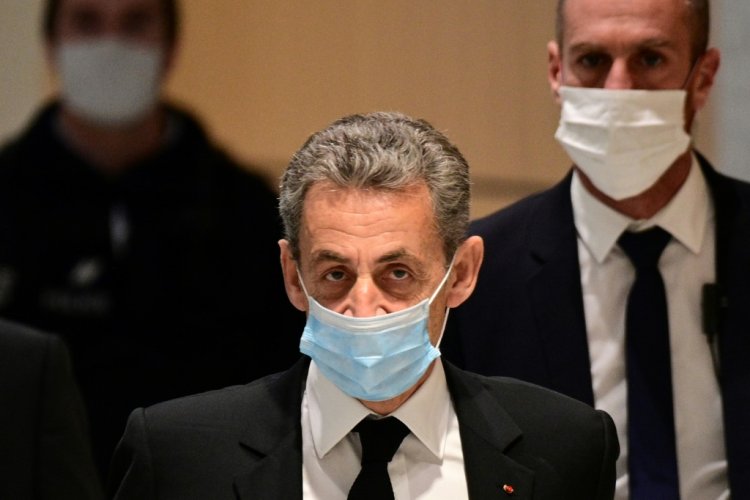 توقيف شخصين جديدين في قضية التمويل الليبي لحملة ساركوزي