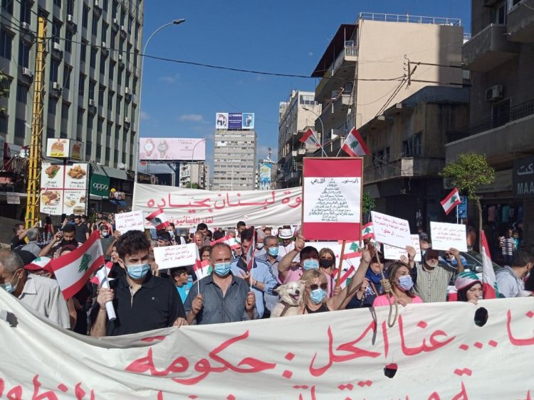 مجموعات من الحراك انطلقت بمسيرة نحو تمثال المغترب