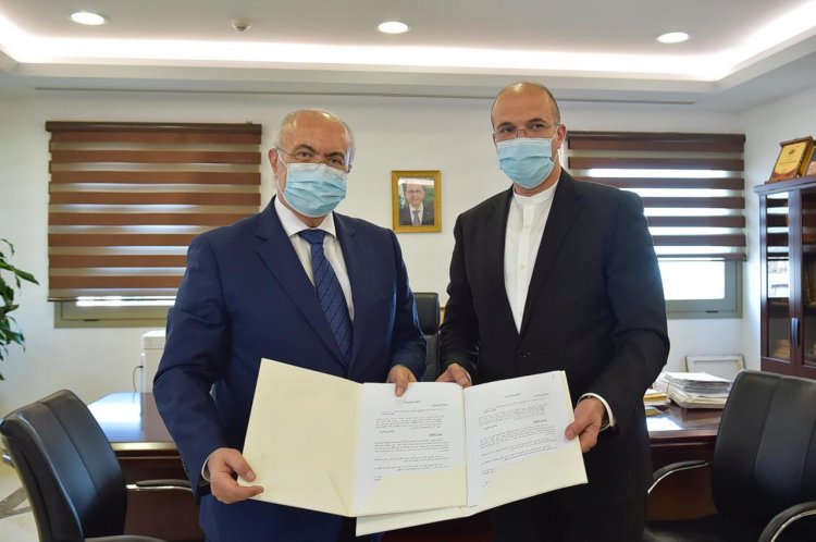 مخزومي وقع اتفاقا لاستيراد فايزر: سيكون مجانيا للمسجلين على المنصة ابتداء من حزيران