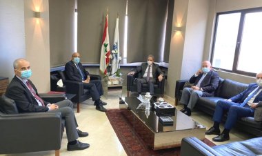 أبو شرف  وعد بدفع المستحقات ودعم الاطباء في محاربة الهجرة ووافق على دفع كل الاعتمادات