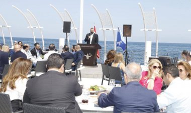 أحمد الحريري: الرئيس المكلف متمسك بصلاحياته الدستورية .. وخياراته مفتوحة