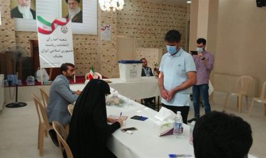 بالصّور: الإيرانيون في لبنان يصوّتون