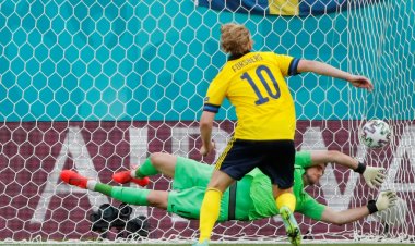 كأس أوروبا: السويد تتخطى سلوفاكيا وتعزز حظوظها بالتأهل إلى ثمن النهائي